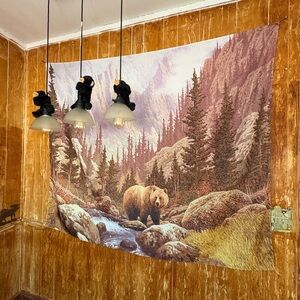 Large wall tapestry + 3 huging bears